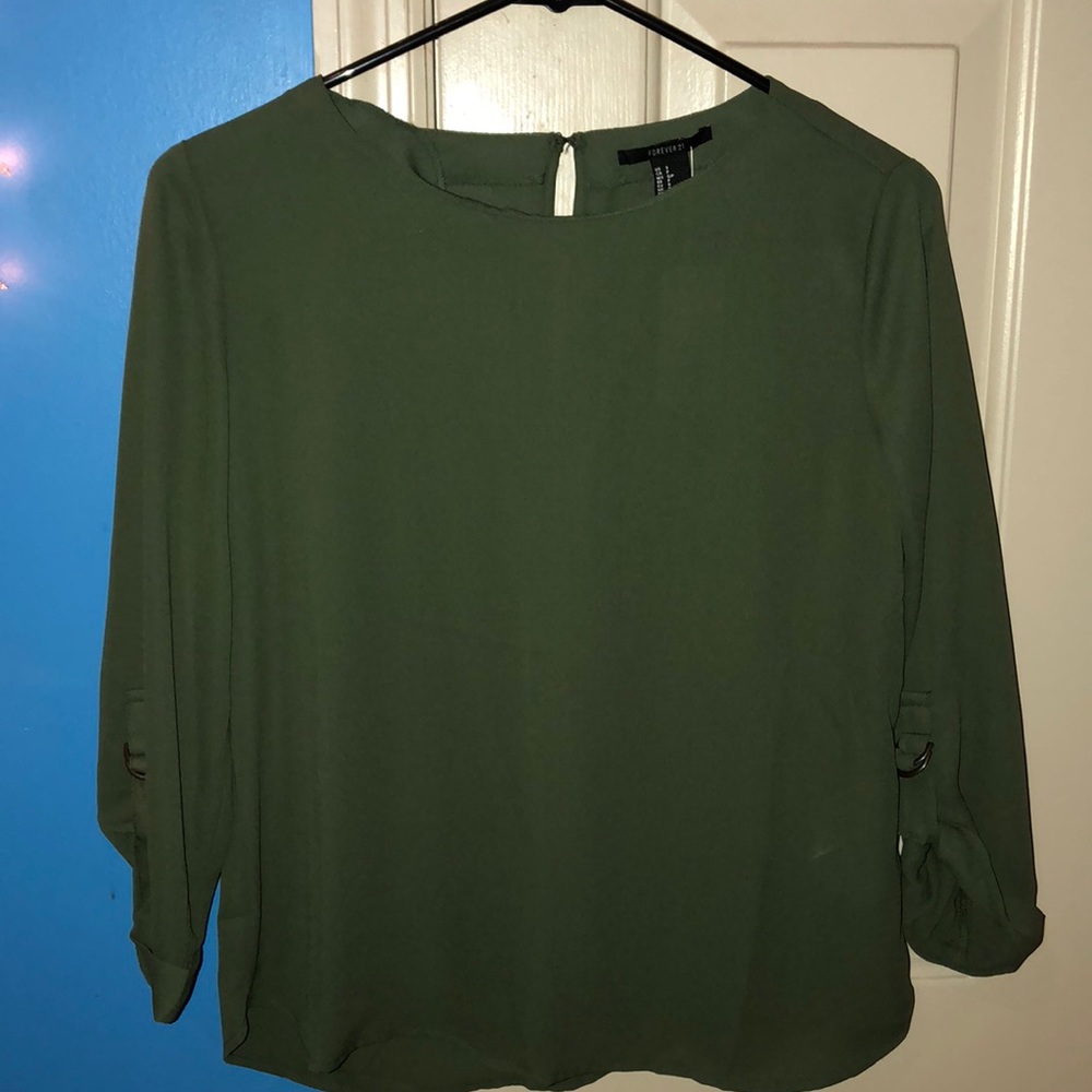 Relaxed lightweight blouse